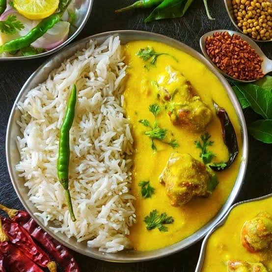 This spring onion kadhi recipe will double the taste of your kadhi chawal!