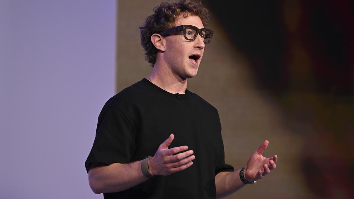 Glitches hit Meta's big smart Glass launch, Even Zuckerberg struggled !
