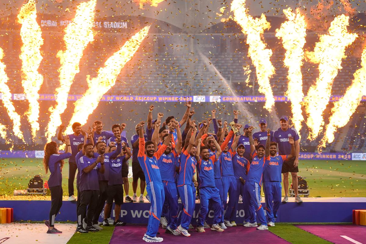 Naqvi invites India to collect Asia Cup Trophy!