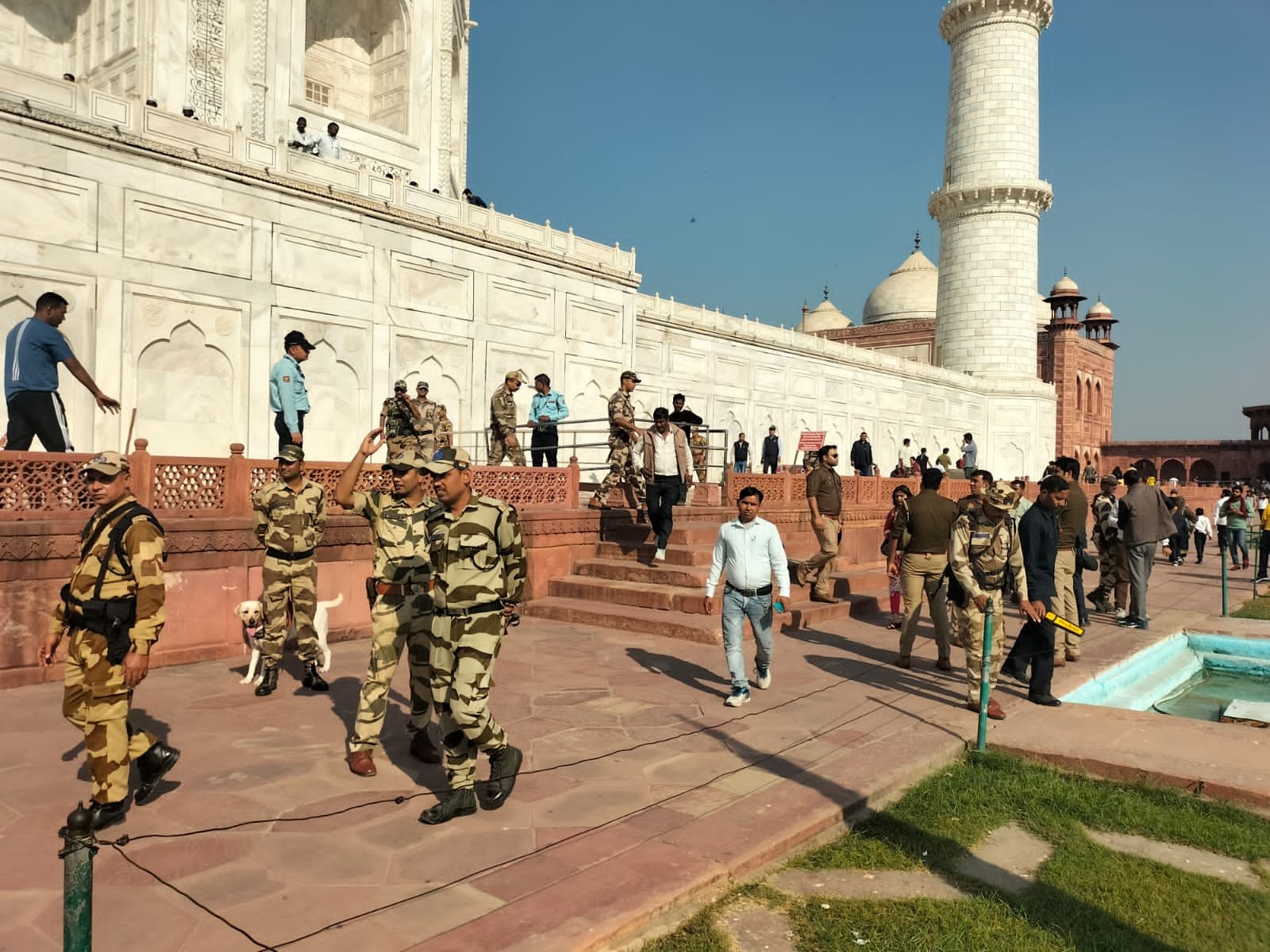 Private schools in Agra and Meerut receive Bomb threat emails!