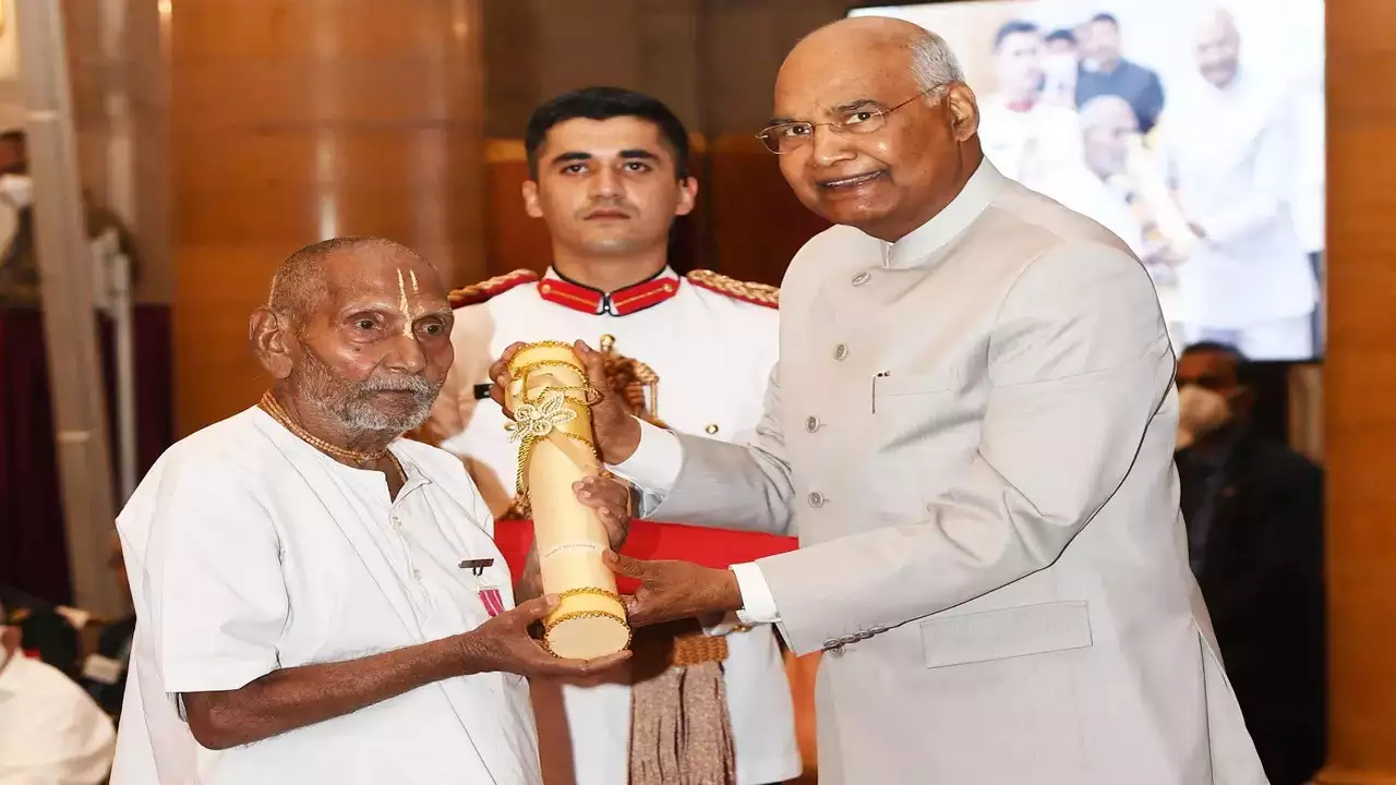 Meet the 125-Year-Old Yogi Who Defies Age and also got Padma Shri award!