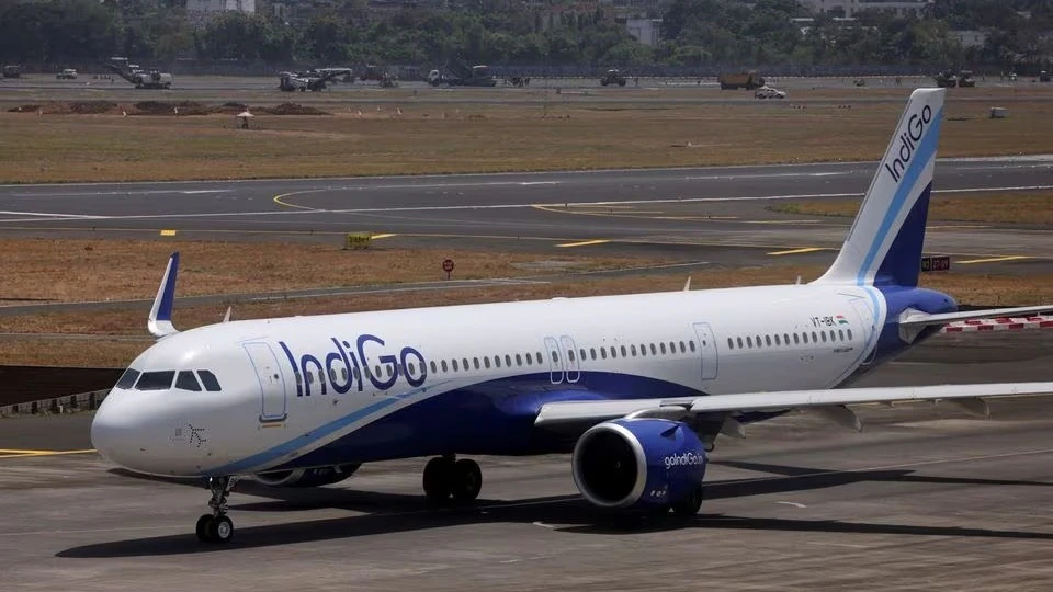 Hero in the Skies: IndiGo Crew Member Saves Elderly Passenger Mid-Flight!