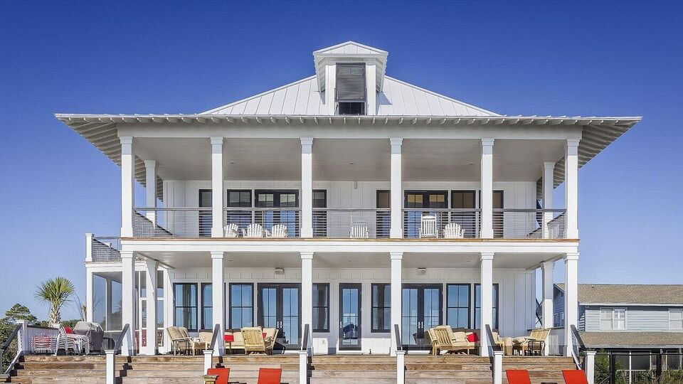 Company Gifts ₹1.5 Crore Flats to Retain Skilled Workers!