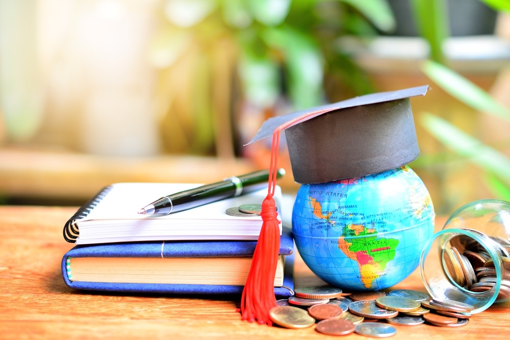 Want to study abroad? Here are top scholorships that you should know!