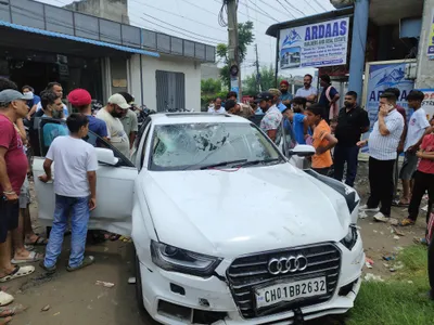 Crushed by a supercar: 1 dead, 3 hurt!