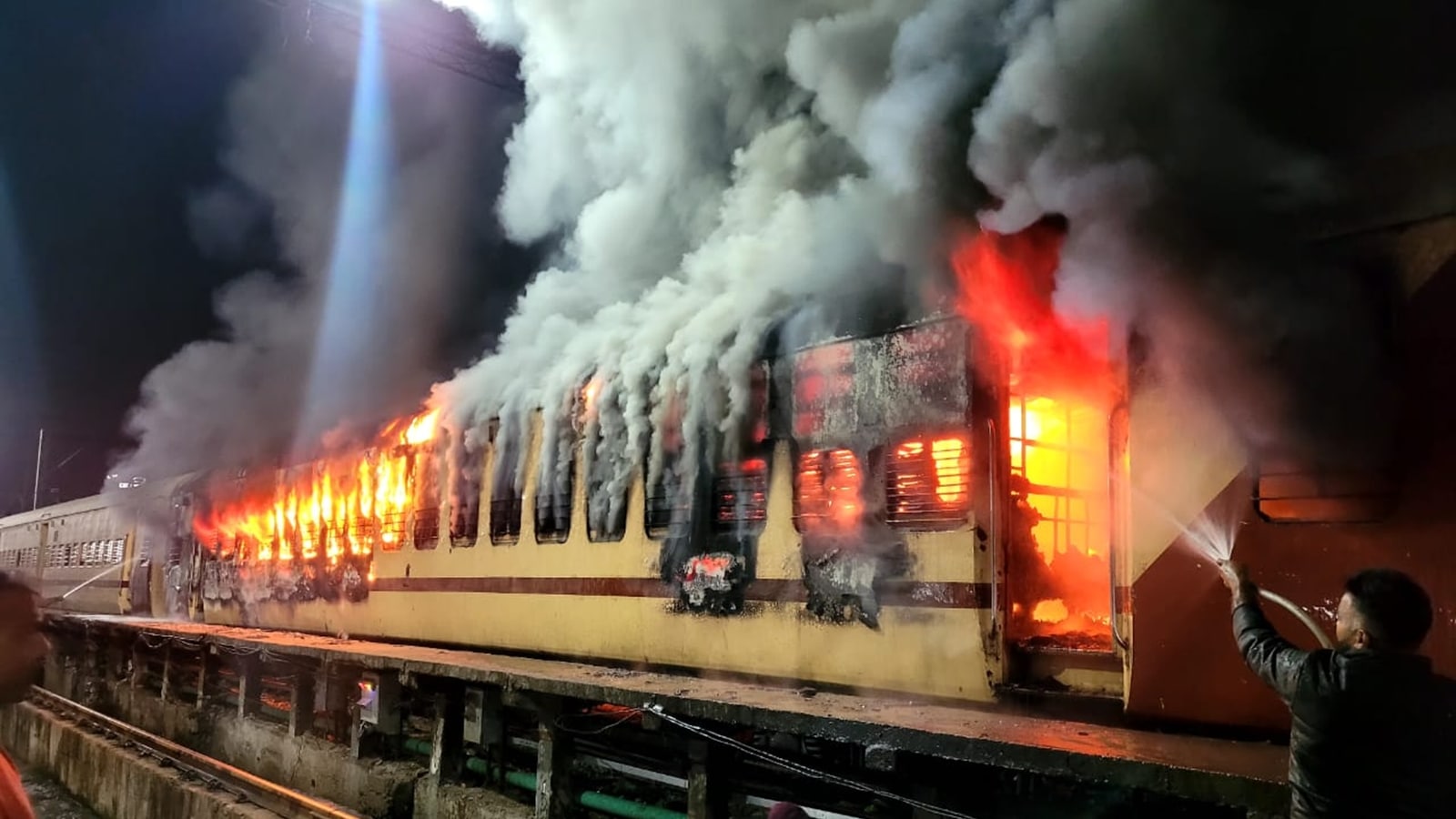 Panic on tracks: Fire erupts in Daund–Pune train toilet!