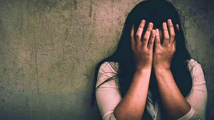 Student sets herself on fire after sexual harassment complaint ignored. 90% body burnt