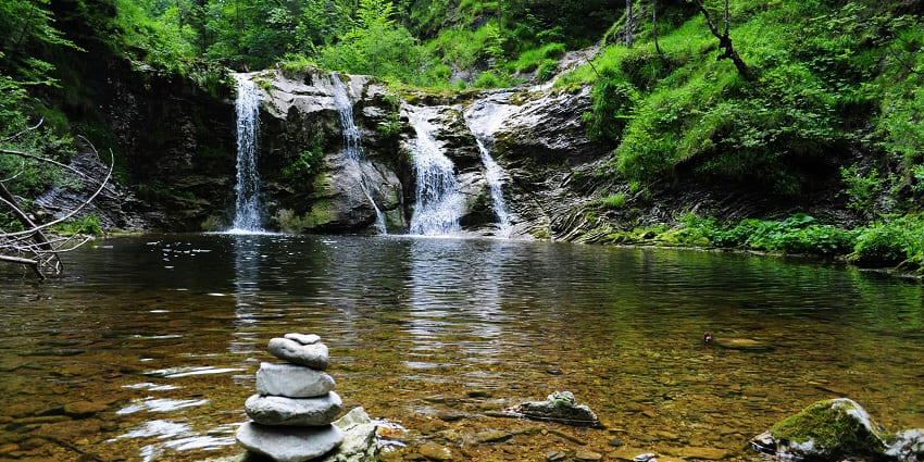 Tamil Nadu’s hidden waterfalls are roaring  don’t miss these monsoon gems!