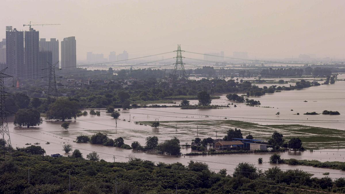 Yamuna falls below 207m in Delhi - Still above danger, Evacuation alerts remain!