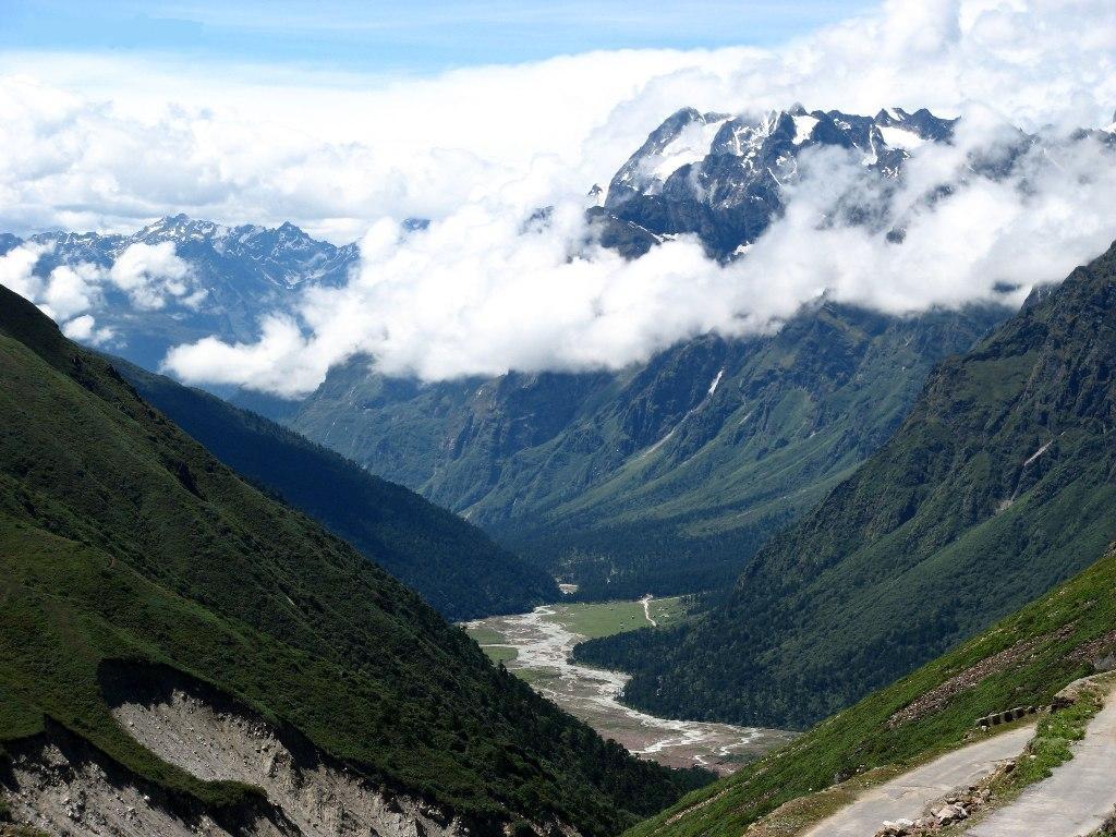 Your sweat glands need a vacation—these hill escapes have you covered!