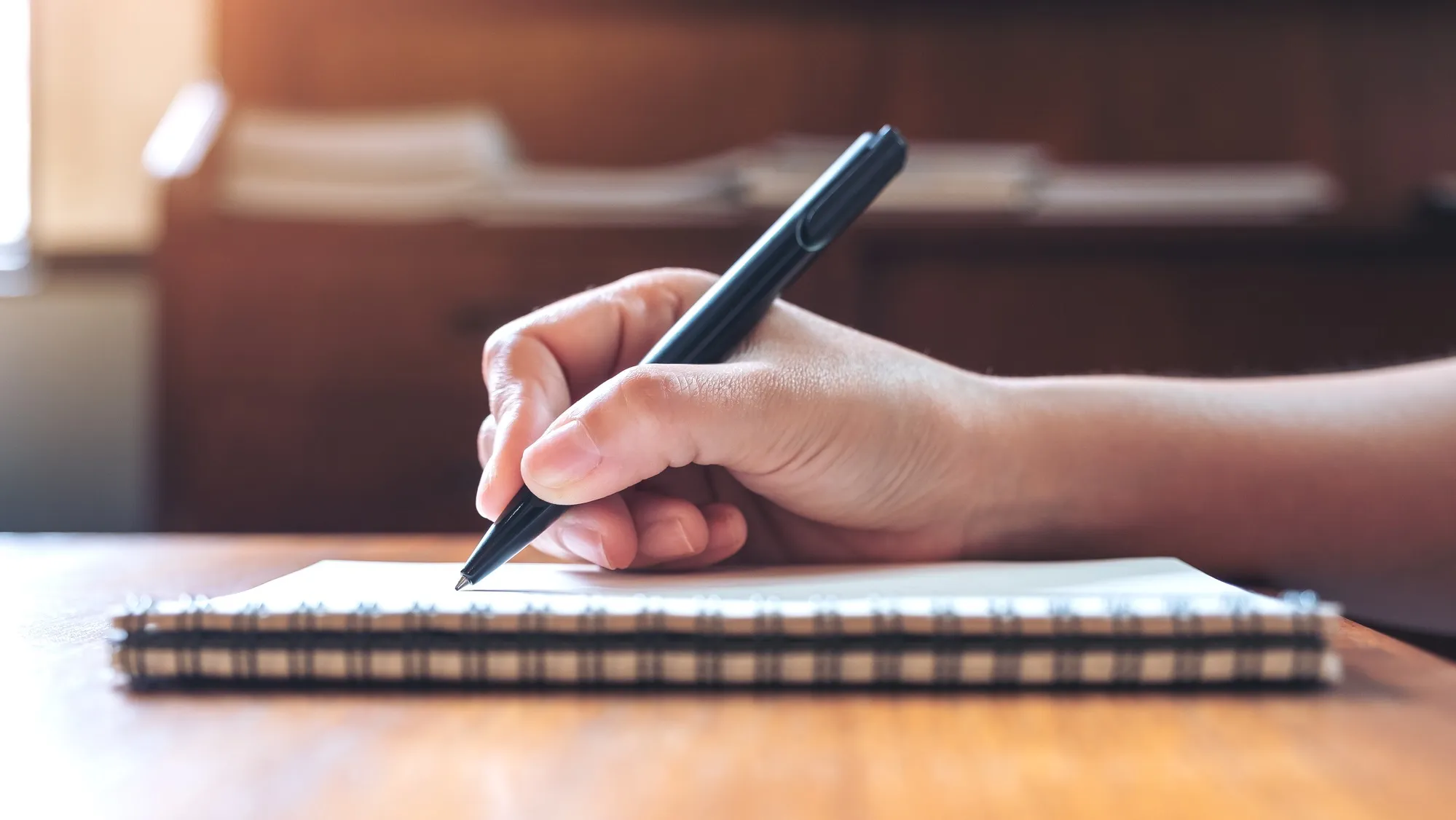 Handwriting vs typing: The surprising winner for your brain!