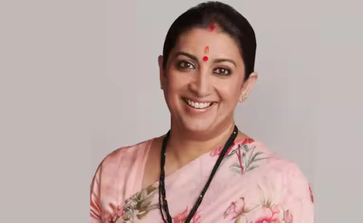 Union minister to HOME minister? Smriti Irani's comeback has us SHOOK!