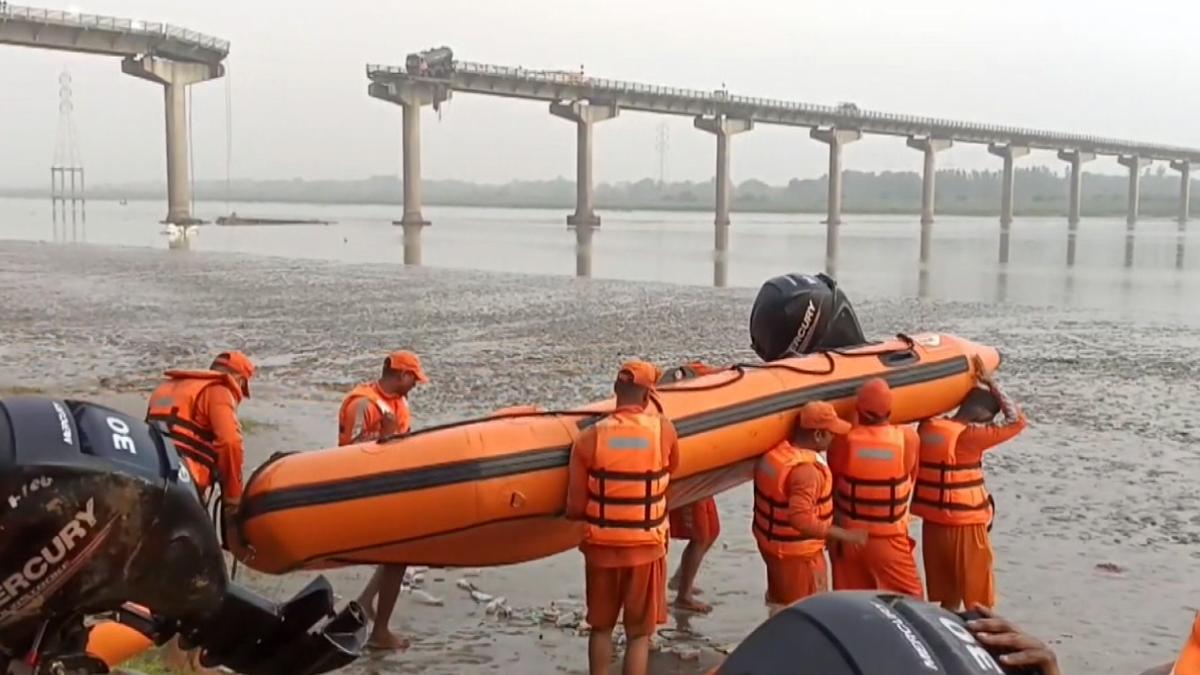 Search resumes for missing victims in Gujarat bridge collapse!