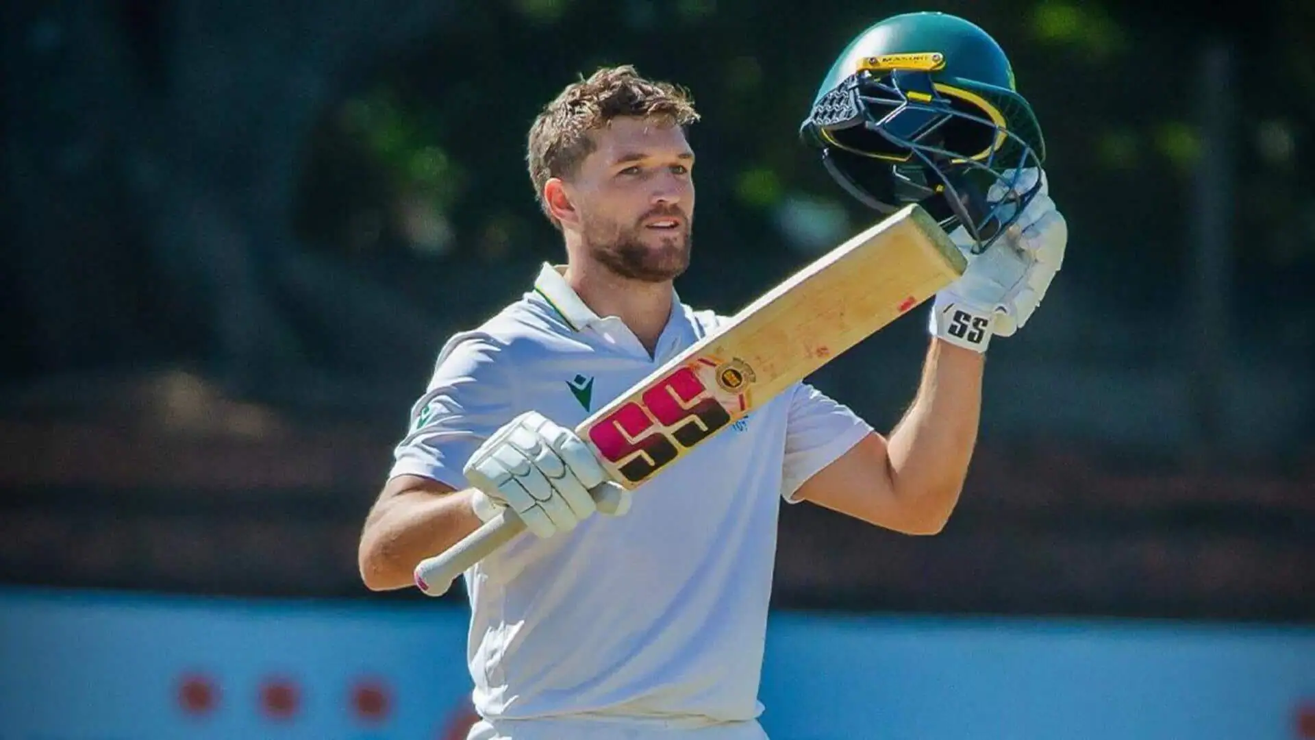 Brian Lara's 400 in danger? This SA batsman pulls off cricket's impossible!