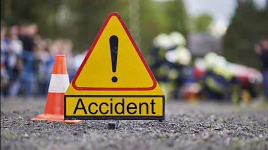 Tragedy in Bihar: Five killed, 18 injured after pickup van overturns in Saran!