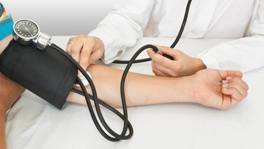 10 expert tips to check your blood pressure the right way!