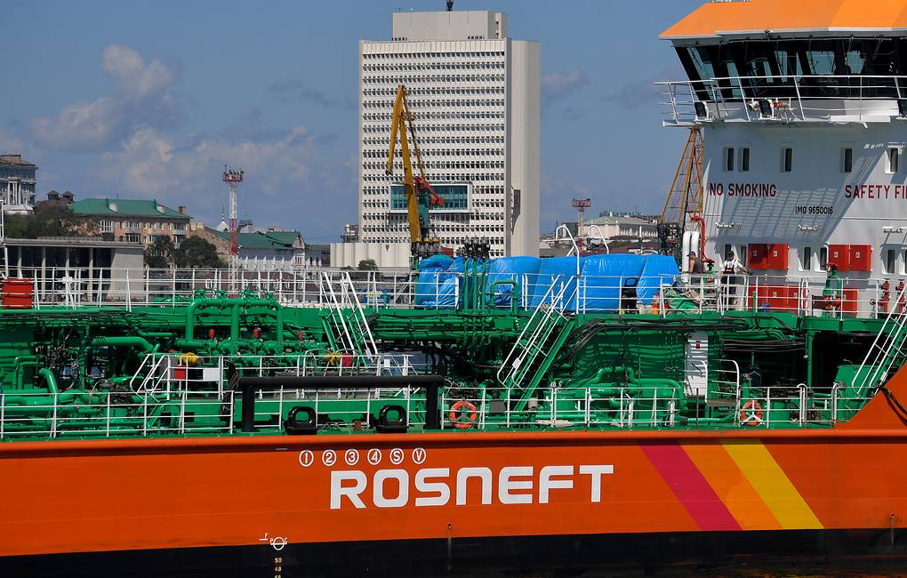 Is Ambani about to take over India s oil market 