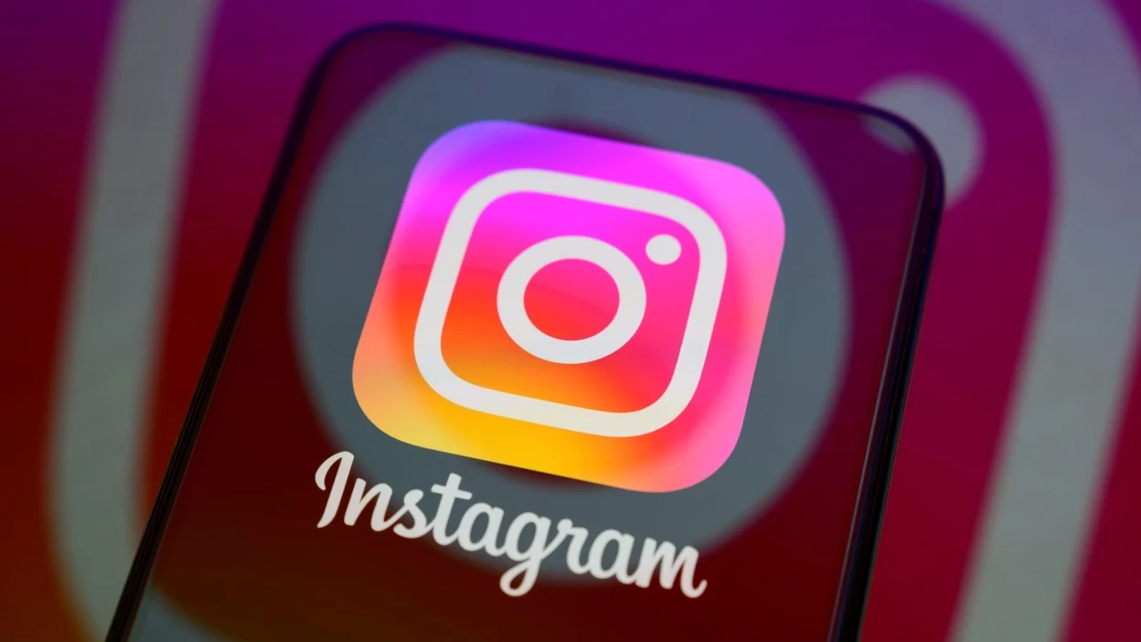 Here’s how to disable Instagram’s new Instants feature…