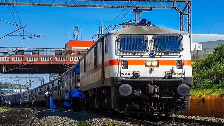 Indian railways launches 20 % round-trip festival discount!
