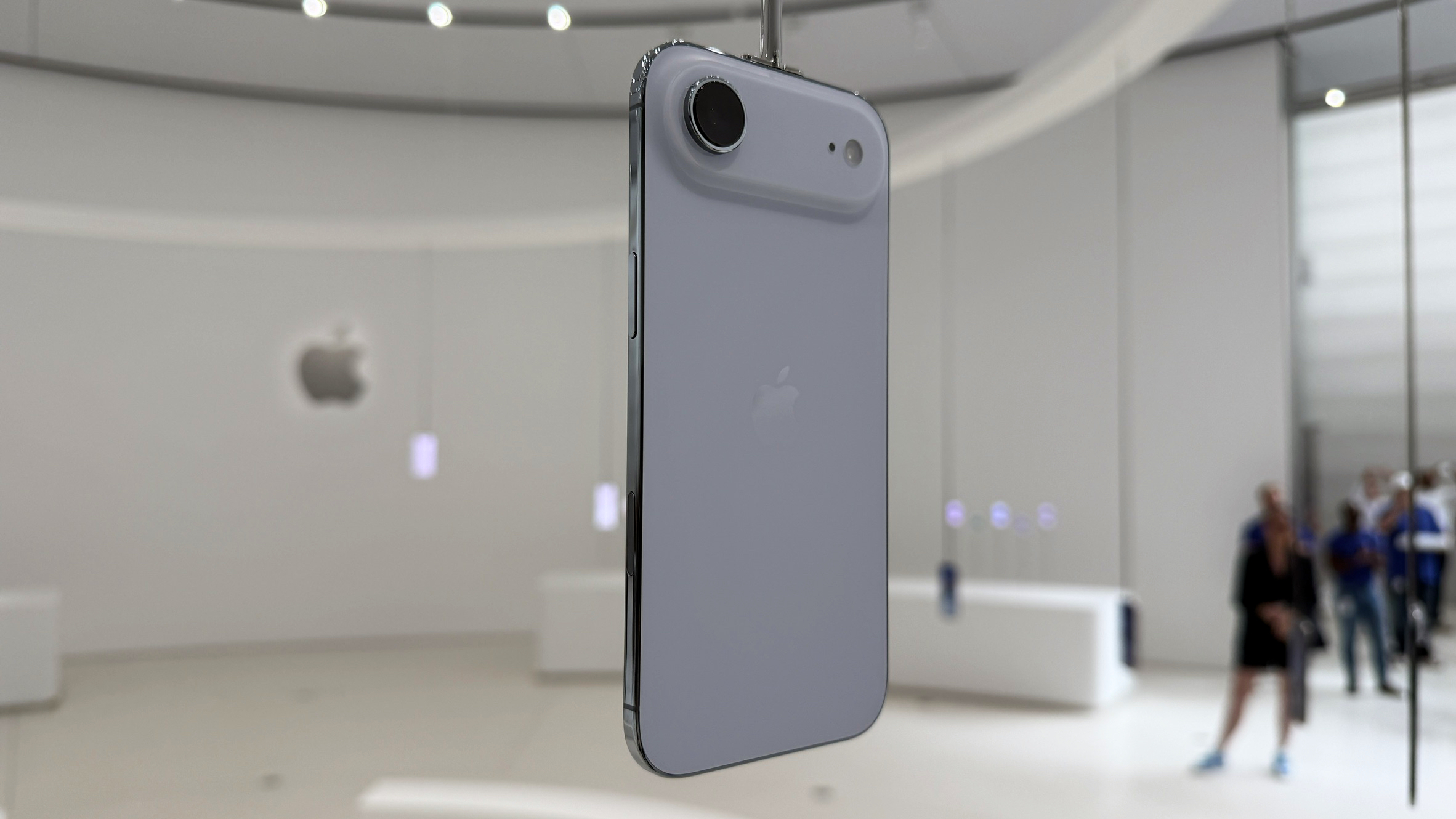 iPhone Air users report camera fog within hours!