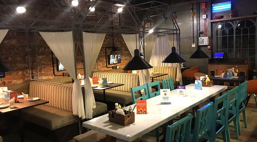 Café Delhi heights turns leftovers into dog meals!