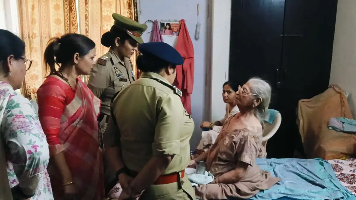 Illegal Old-age home Busted in Noida, 42 rescued!