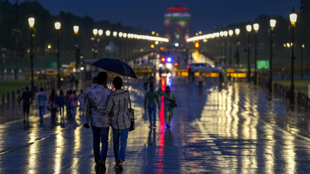 Delhi drenched: Orange alert issued as heavy rains set to lash the capital!