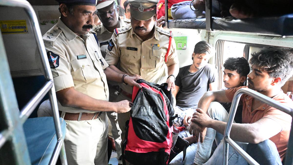 Ganja chocolates seized on Coromandel Express, One held!