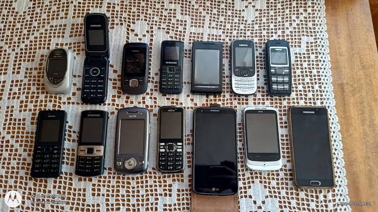 Three decades of India’s mobile revolution (1995–2025)