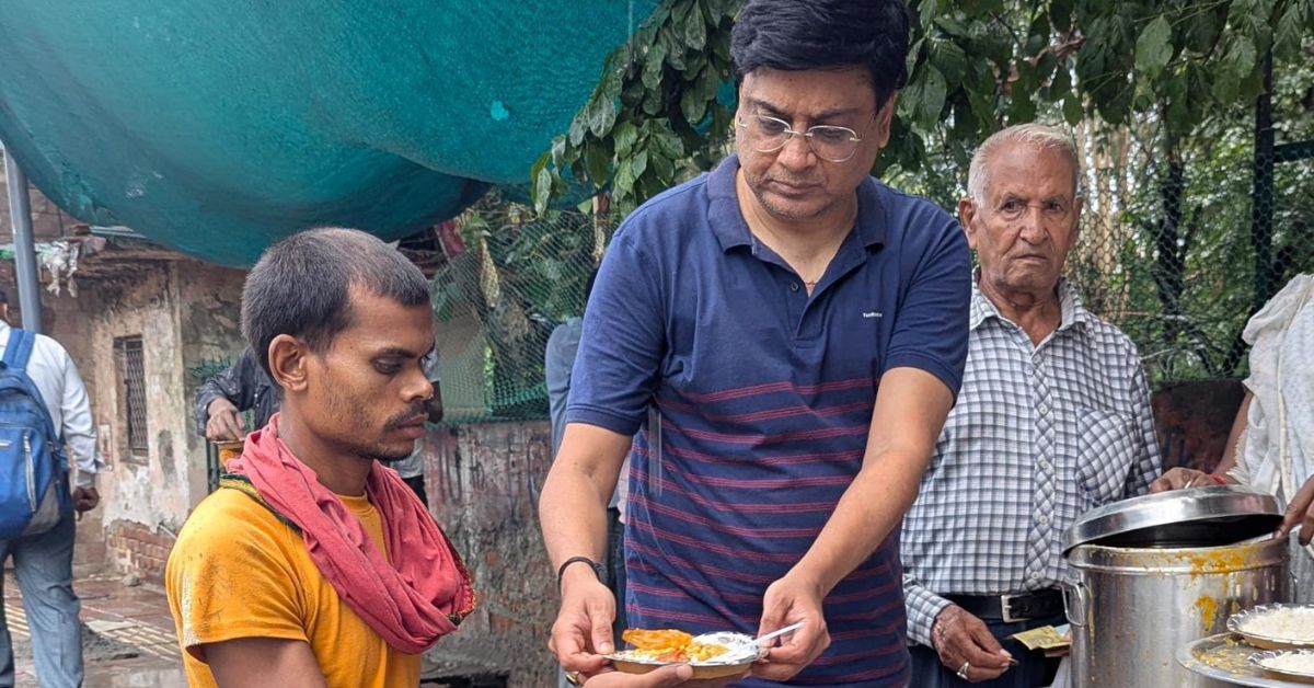 This CA serves 250 hot meals daily for just ₹10 - No grants, No fame, Just heart!