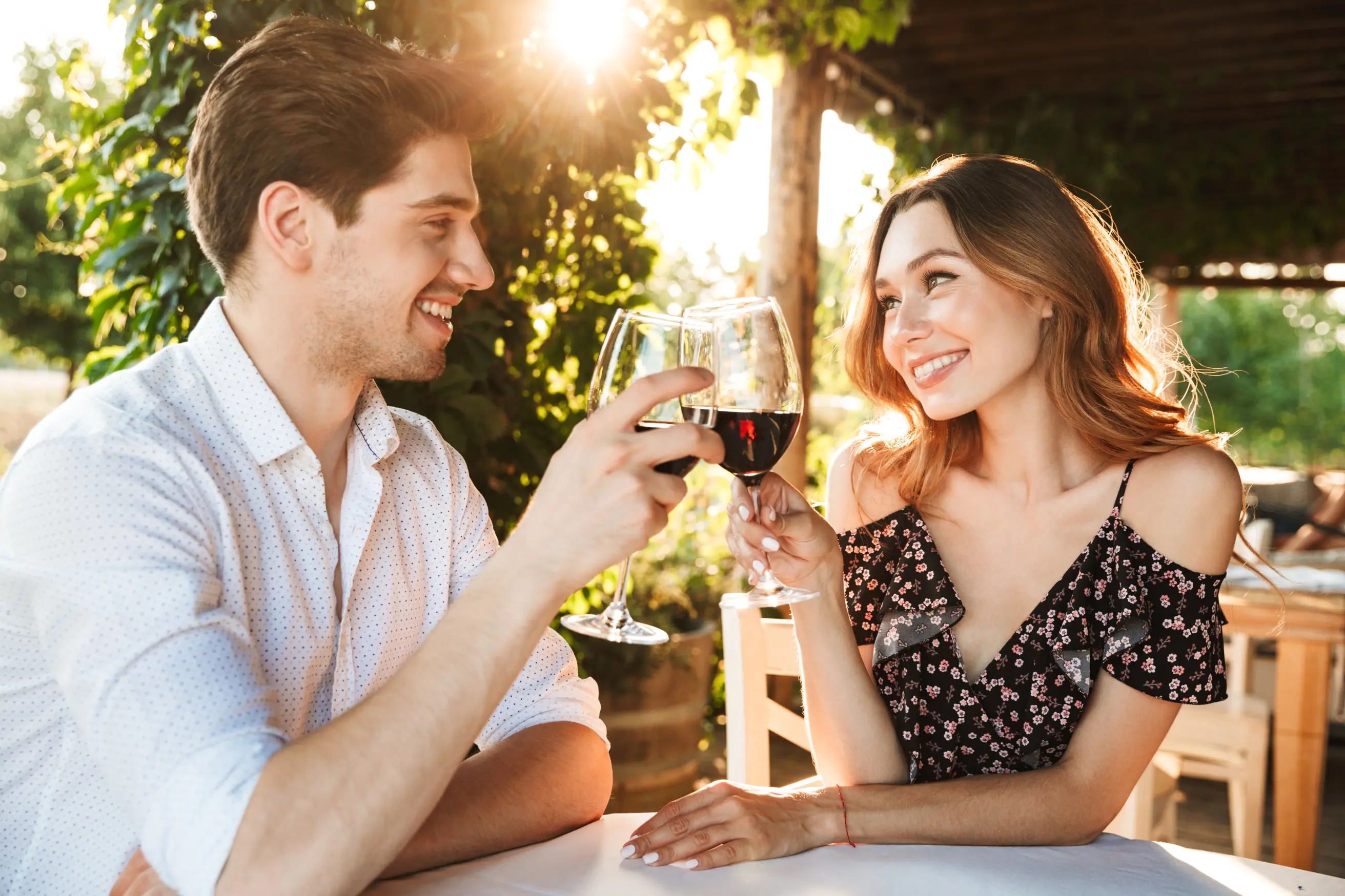 Old-fashioned dating is back - and Gen Z is adding a modern touch!