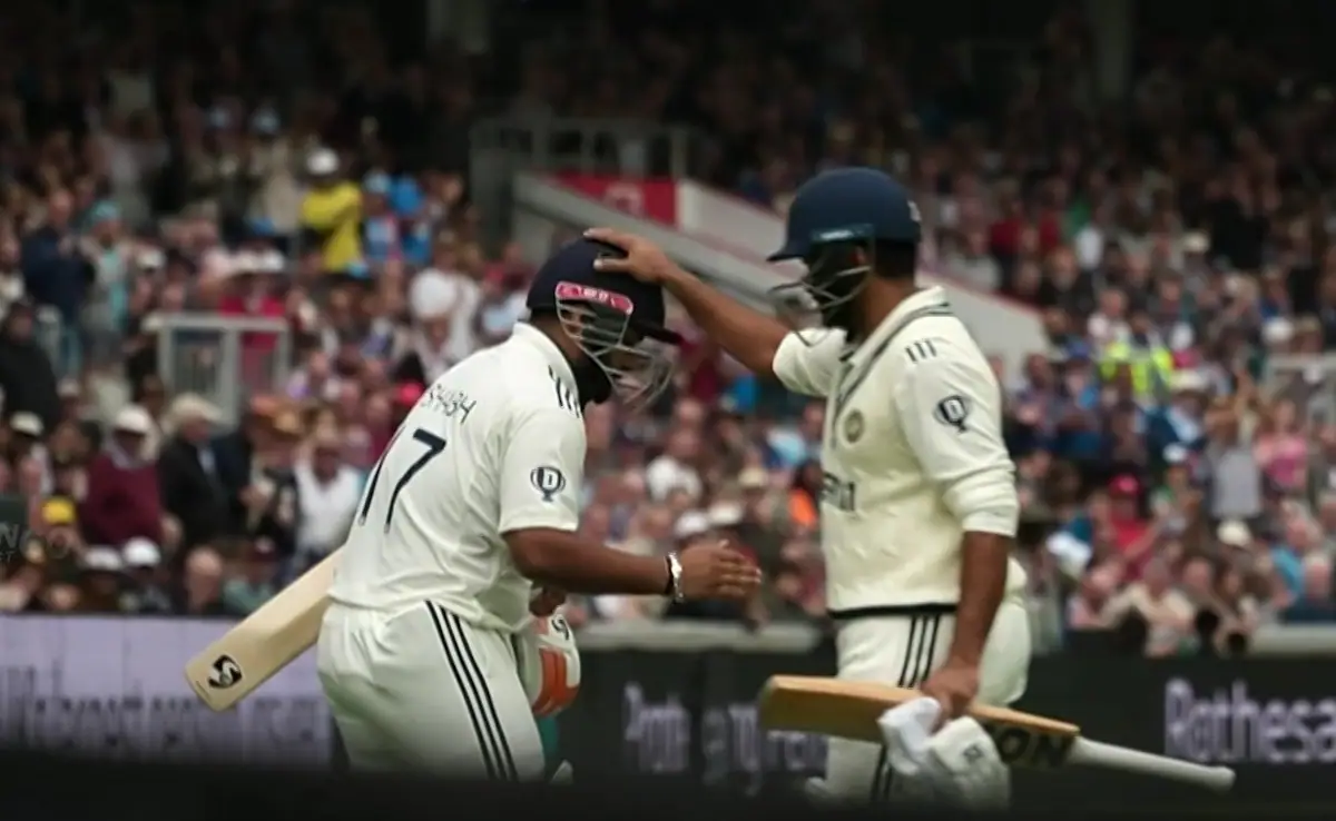 Fractured but fearless: Rishabh Pant comes out to bat on Day 2!