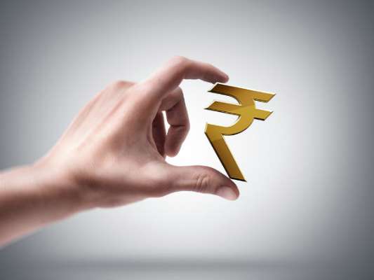 Who really decides the Rupee’s value.... Government or Market?