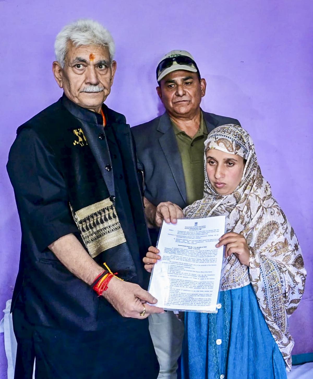 LG Manoj Sinha surprises Pahalgam: Appointment letter personally delivered to widow Gulnaz Akhter!