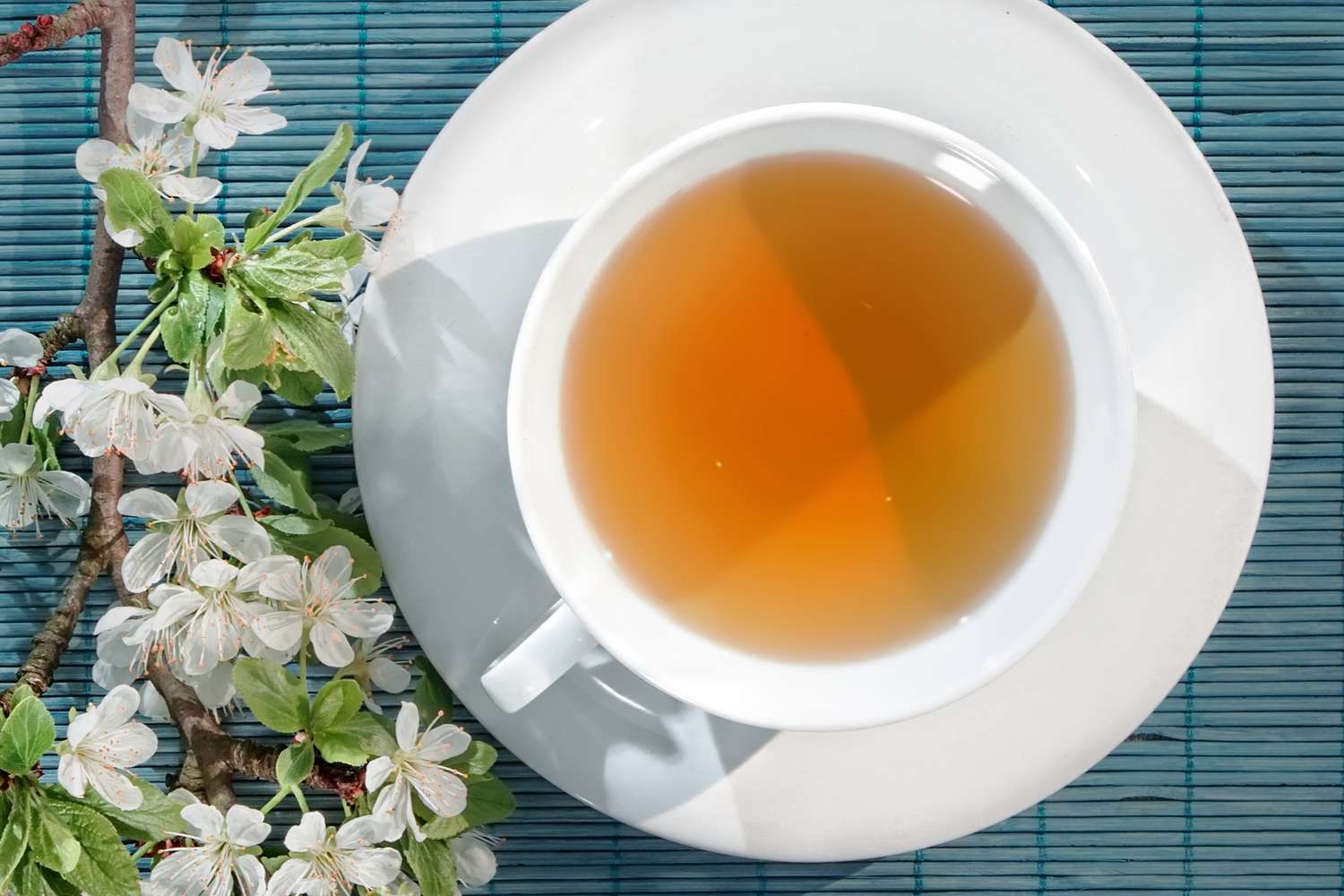Struggling with pimples and bad sleep? These drinks might be the solution!