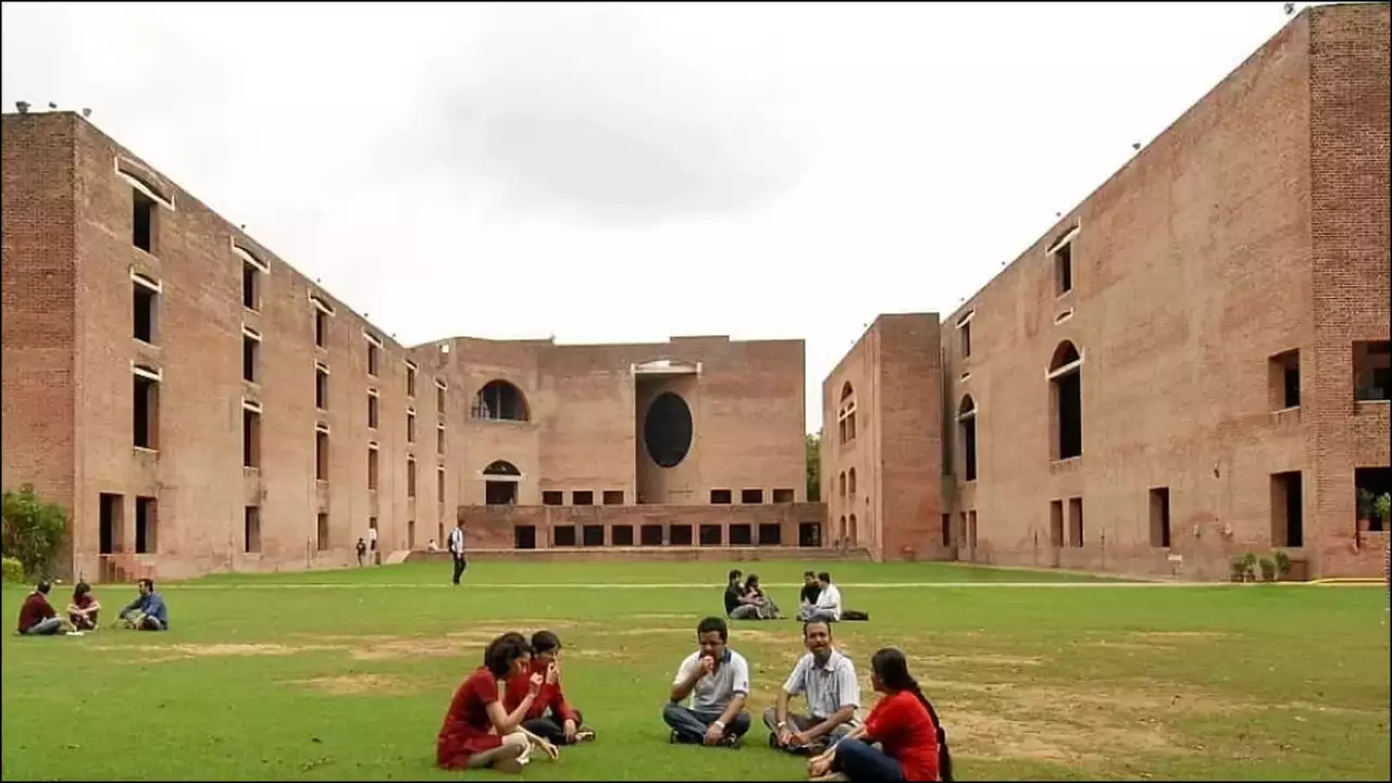 From Freshers to Final Year: The College Journey Every Student Relates To!