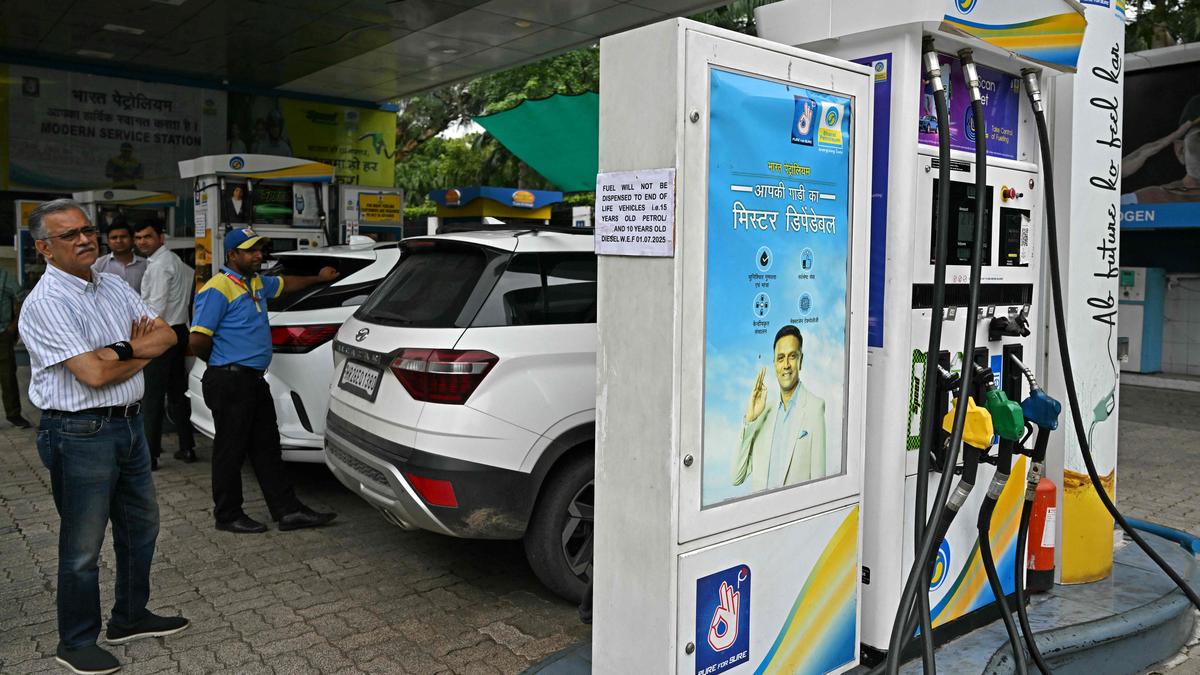 Delhi Govt. pauses ban  says no impounding of old vehicles amid backlash!