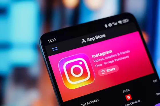 Instagram will now inform parents about teen suicide searches!