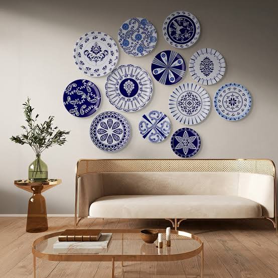 Timeless Plate Walls Inspire Home Decor Trends