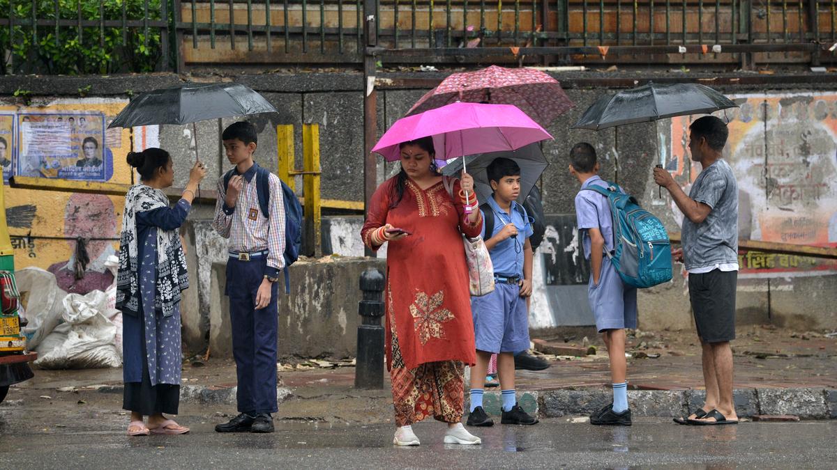 Storm hits Delhi: Roads flooded, flights affected!