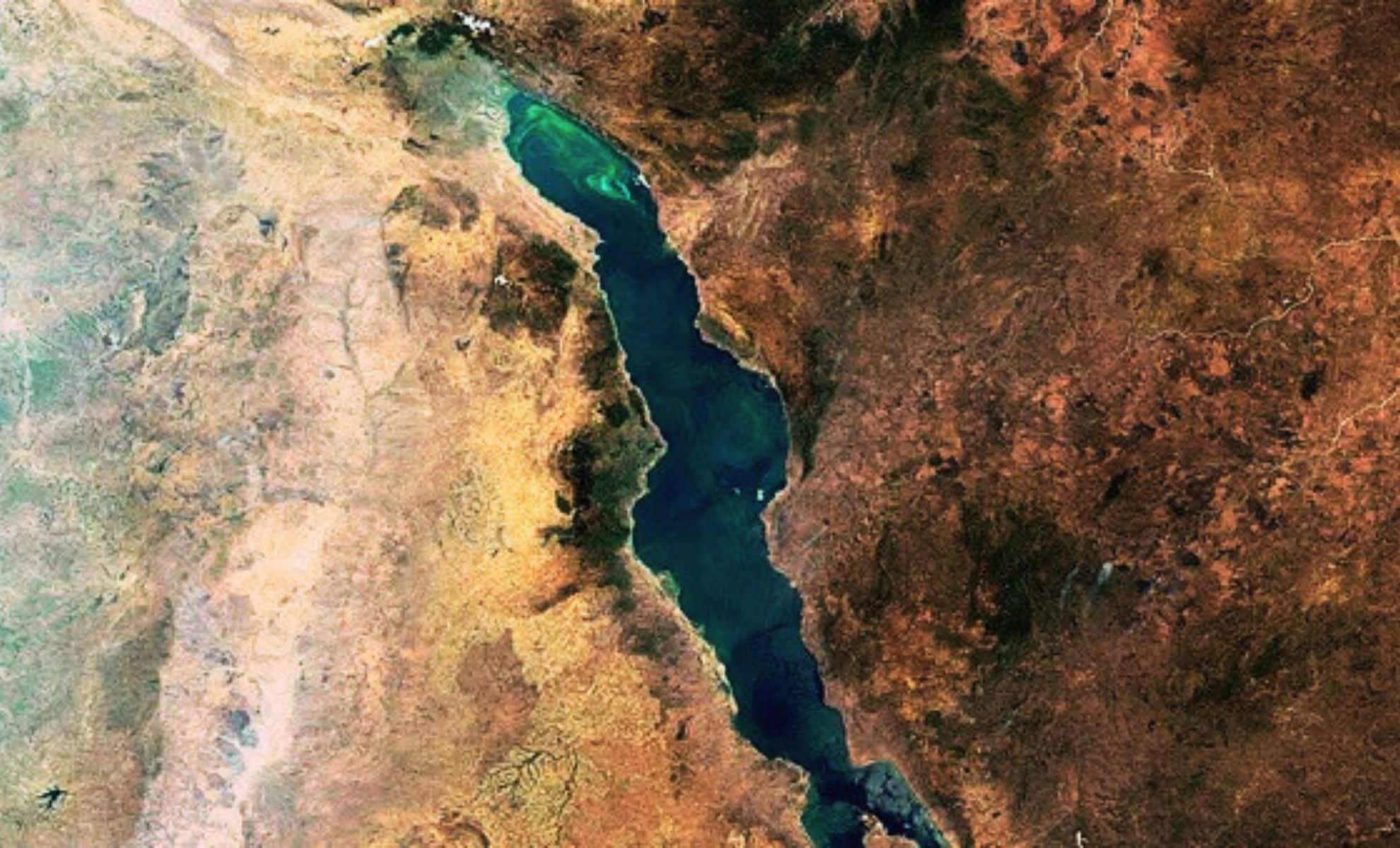 Africa May Split Apart — New Ocean Basin Forming!