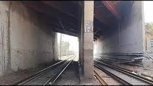 Father's horror unfolds on live Rails: Dad forces 4 kids onto Tracks - all lost!