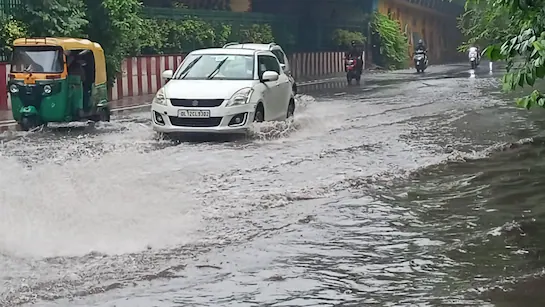 Heavy Rain, flooding, Traffic chaos grip Delhi-NCR amid Red Alert!