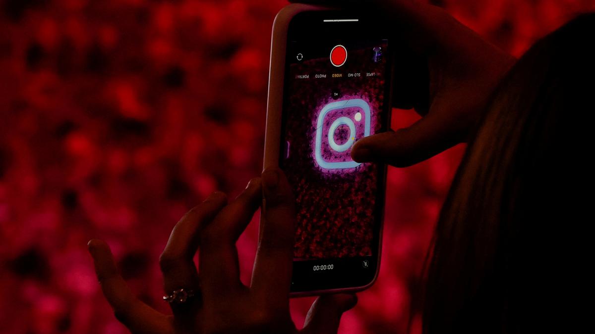 Say goodbye to boring selfies - Meta’s AI transforms your pics in seconds!