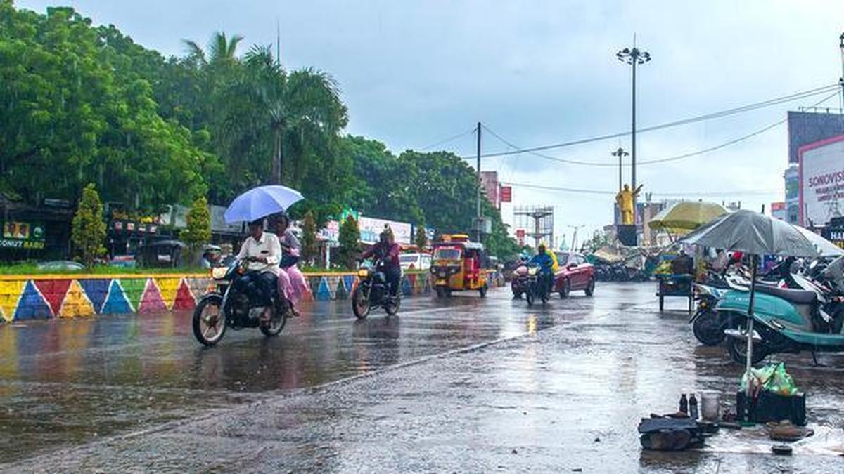 Severe Cyclone Montha Heads Towards Andhra Coast! Severe Cyclone Montha Heads Towards Andhra Coast!