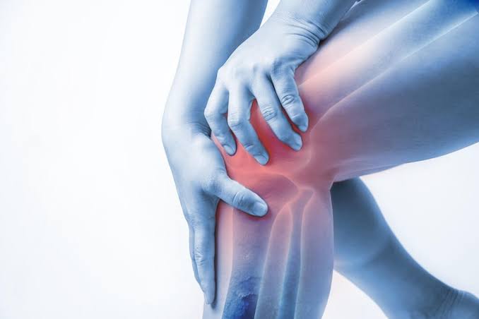 Office habits that secretly hurt your knees!