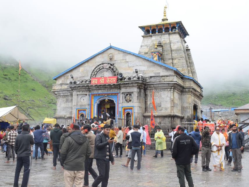 Chardham yatra suspended temporarily due to bad weather, says CM Dhami!