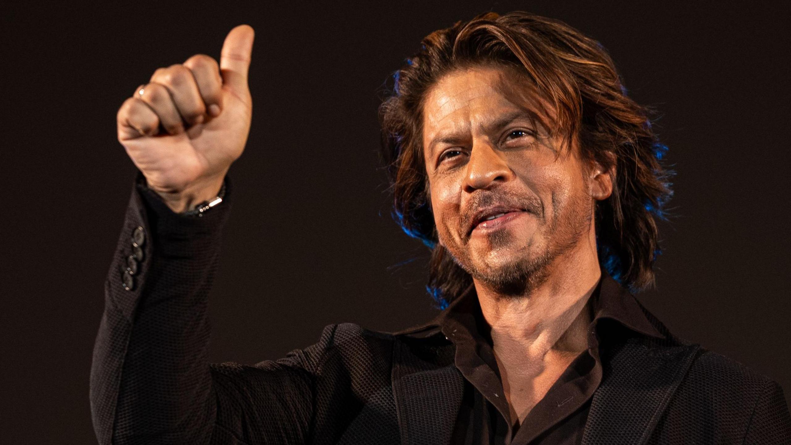 Shah Rukh Khan wins his first-ever National Award after 30 years!