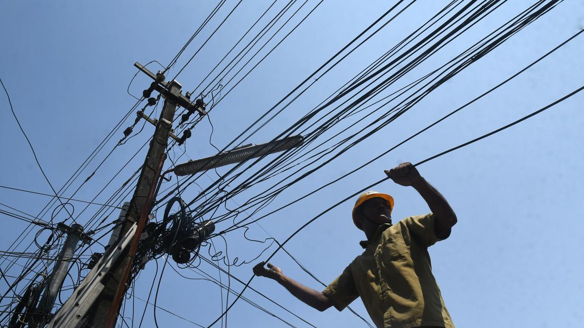 Kerala student dies by electrocution in school! Govt issues urgent inquiry