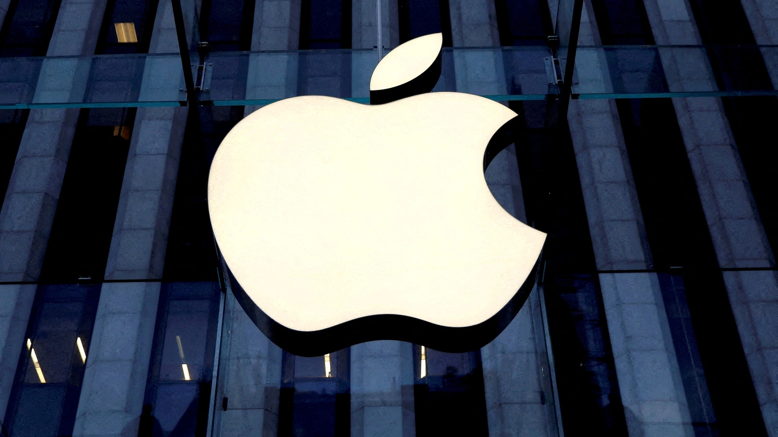 Apple is building its own ChatGPT-style AI model in secret!